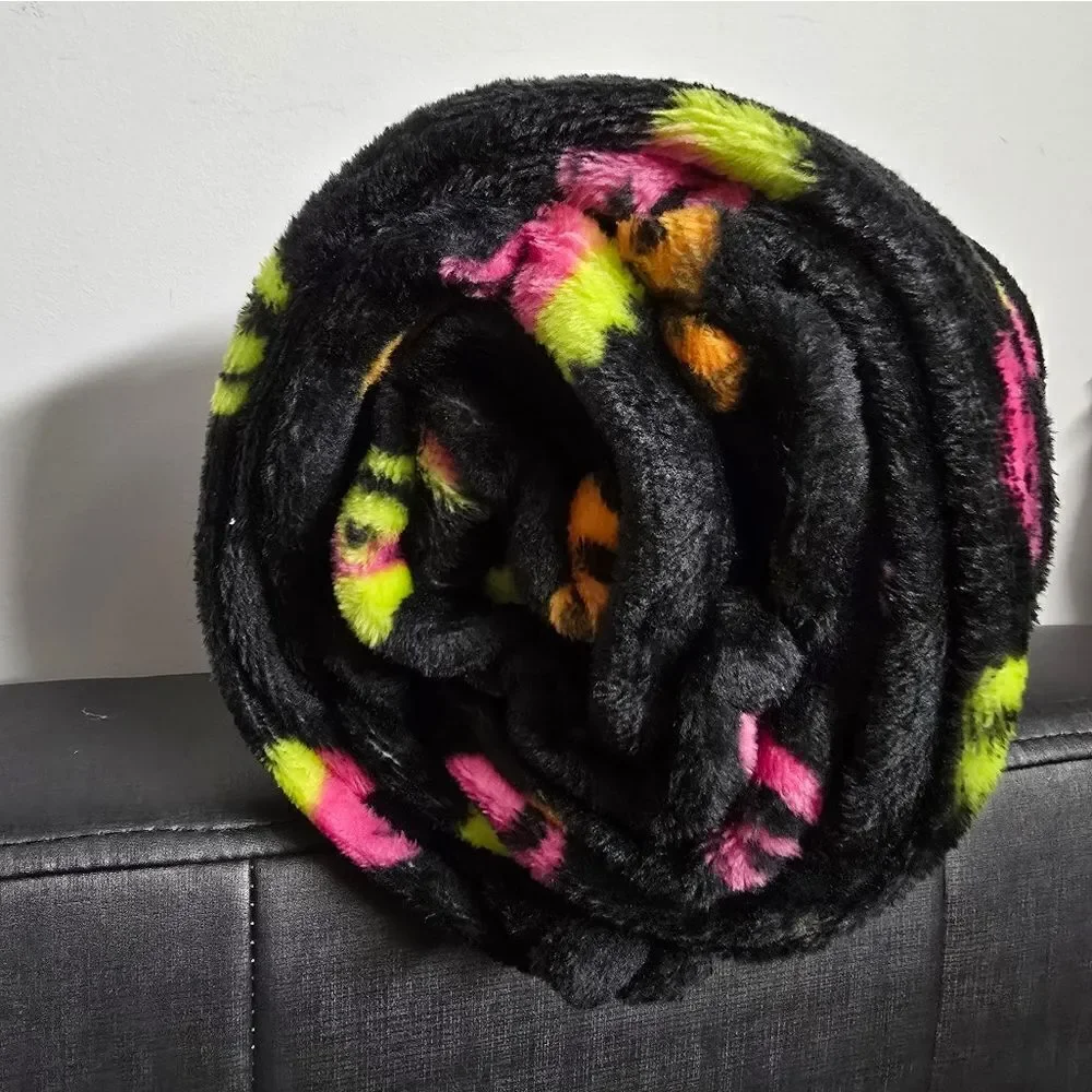 Skull Printed Plush Halloween Throw Blanket Black - Hyde & EEK! Boutique